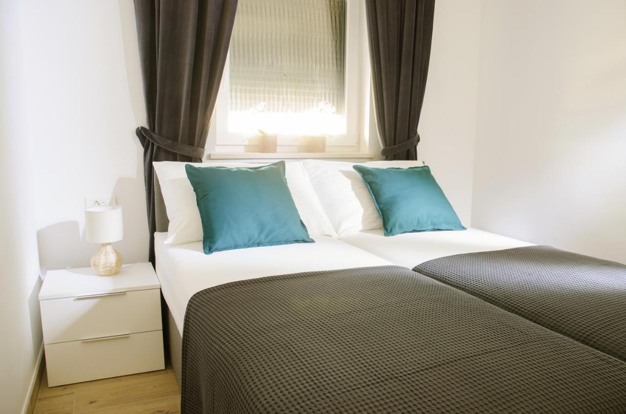 Garden Villa Sveti Filip i Jakov Ngoại thất bức ảnh